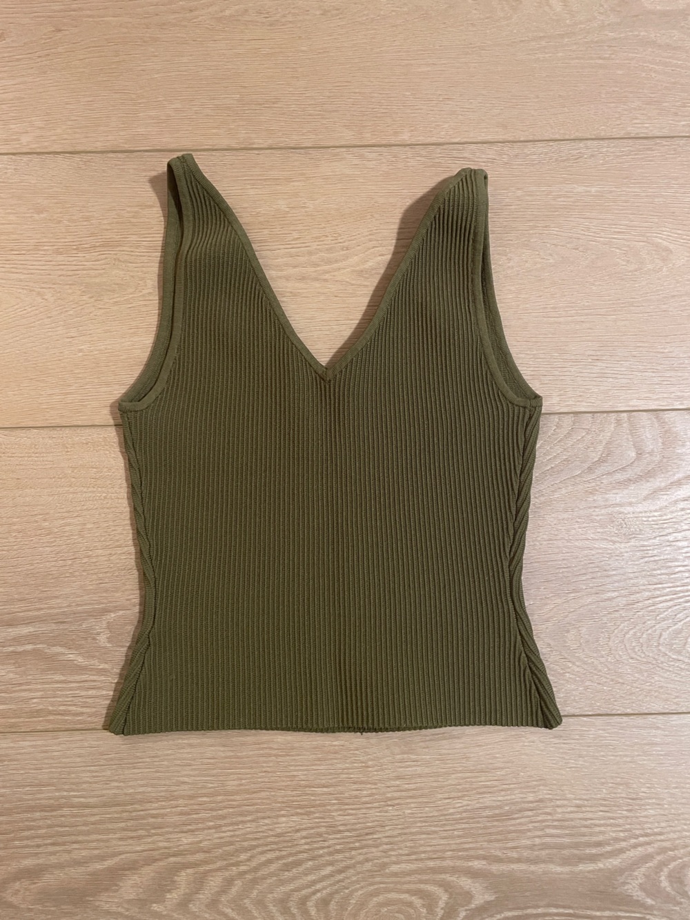 Babaton Ribbed Sculpt Tank - Picture 3 of 3